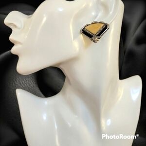 AVON Vintage 1989 Art Deco Enamel Marchasite Fan Shape Earrings